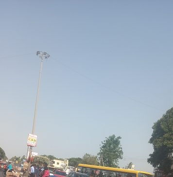 कुंजीरवाडी येथे होणार दोन ठिकाणी नवीन दुभाजक – राजेंद्र करणकोट